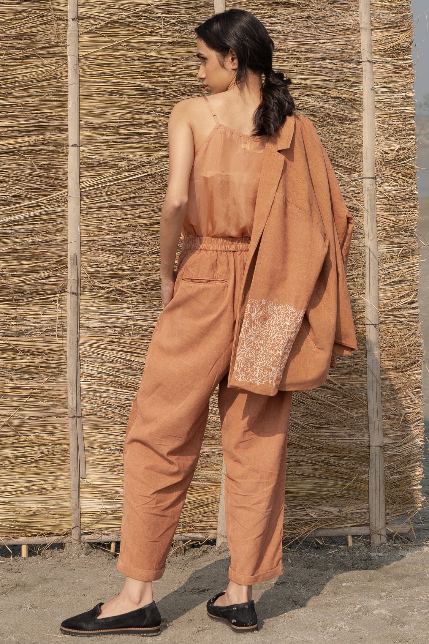Sara Trouser