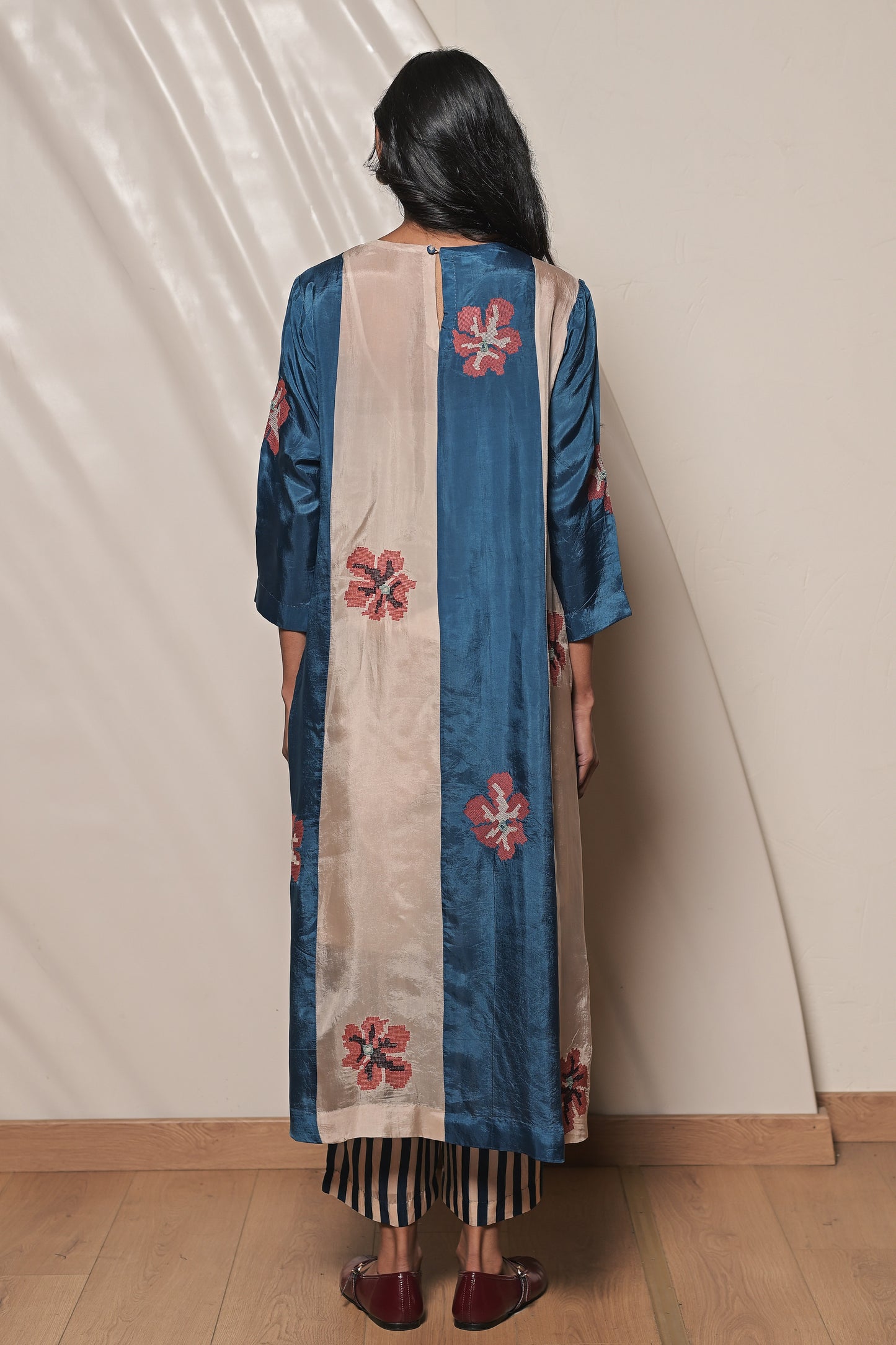 Nell Set (Nell Kurta+Carly Striped Trousers+Silk Organza Dupatta)